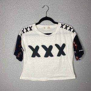 Kawaii White XXX Crop Crop with 3D Glasses Sleeves